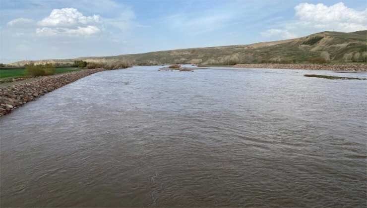 Aras Nehri’nde su seviyesi yükseldi